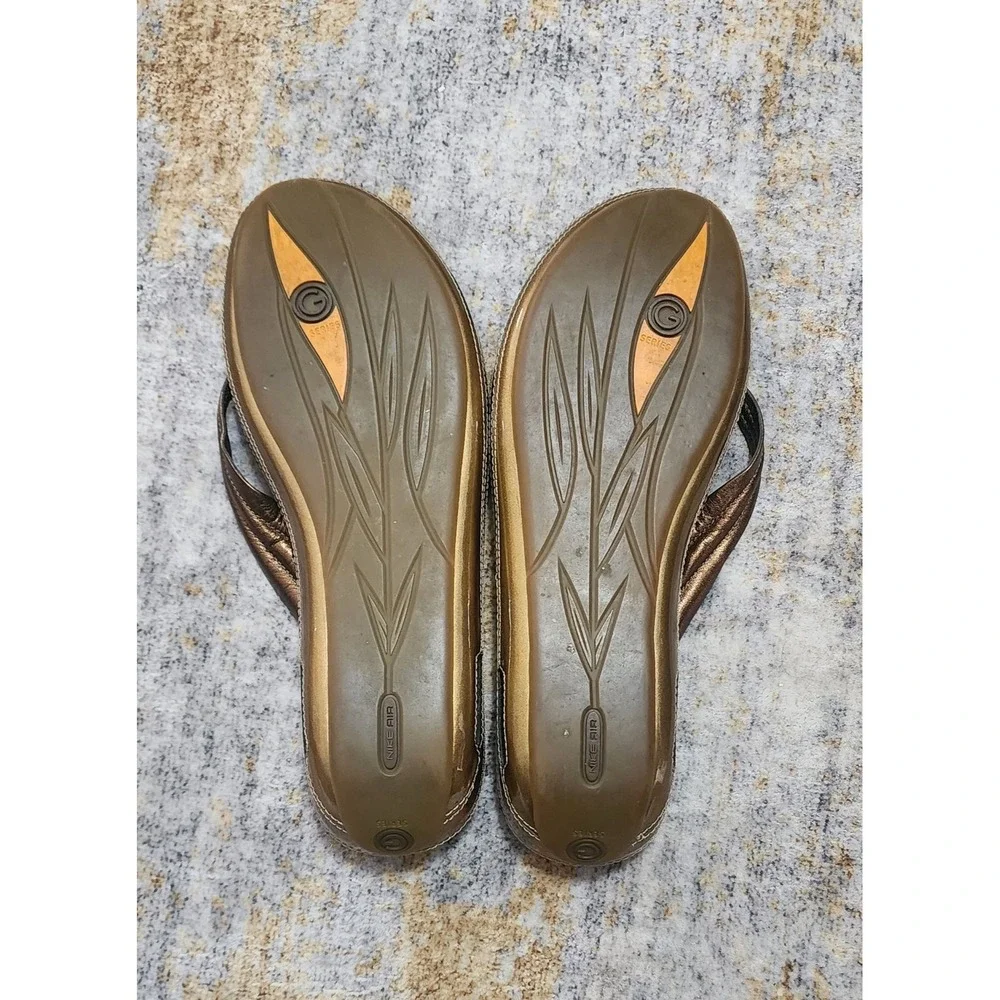 Cole Haan Women's Air Layne Metallic Bronze Leather Thong Sandals Size 9 D21701